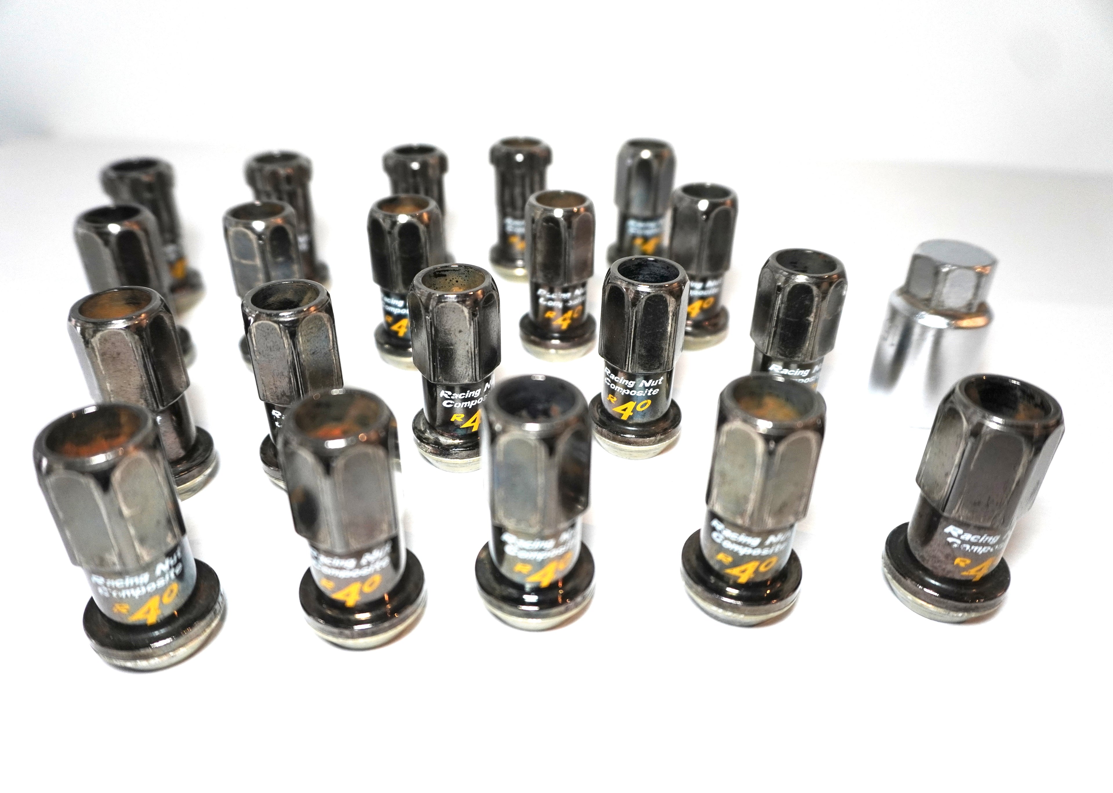 Used set of Project Kics R40 Extended Lug Nuts with Locks M12 x 1.50mm (Honda/Acura)