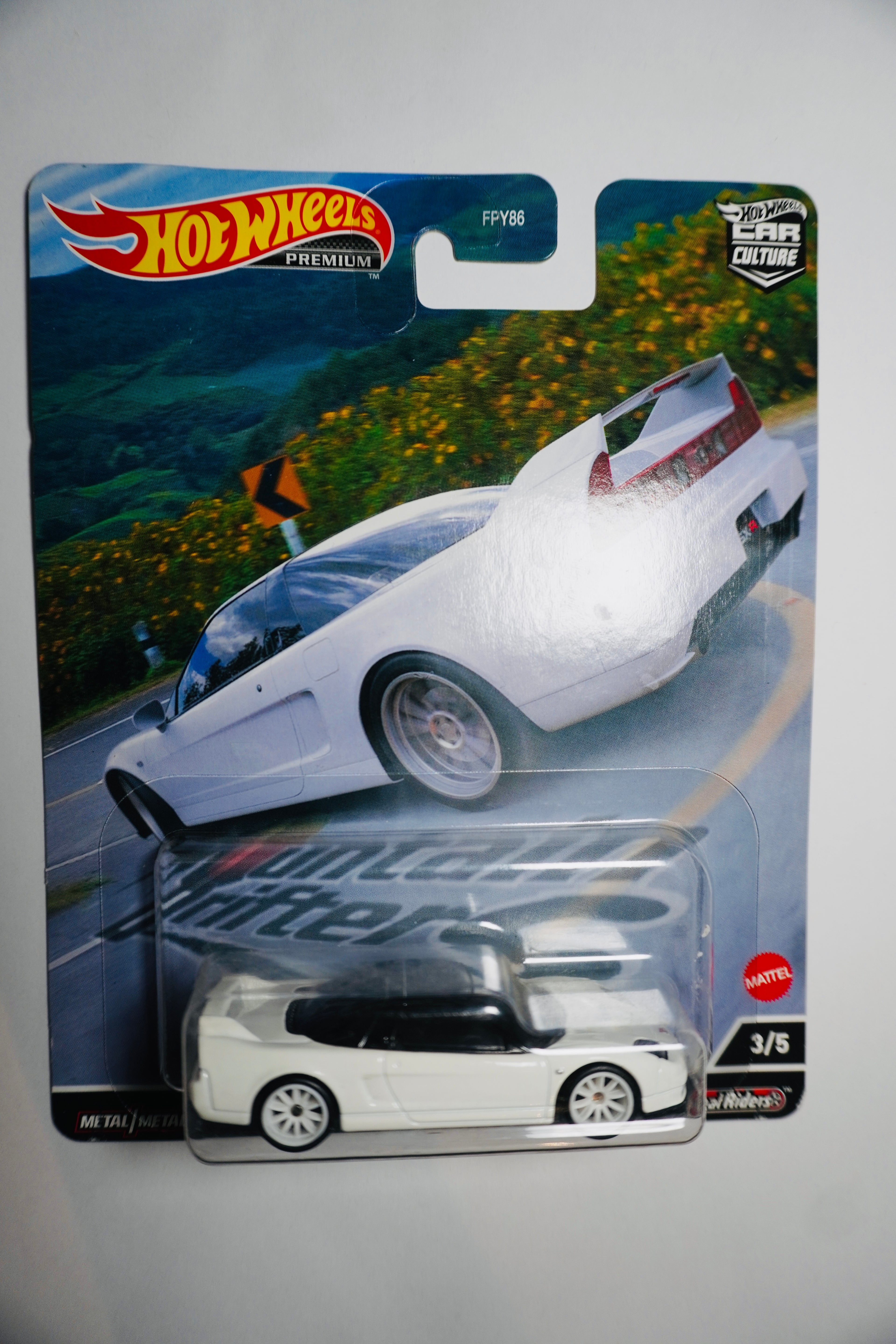 👉 Model: Hot Wheels Mountain Drifters 03’ Honda Nsx Type‑R 3/5