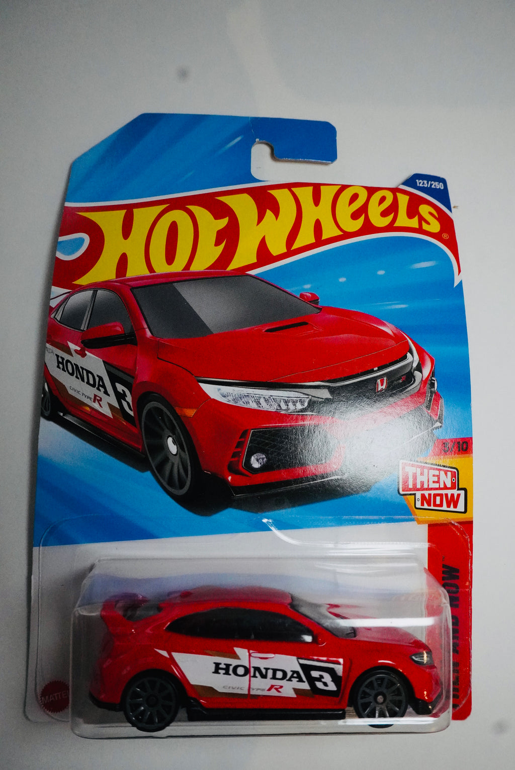 Hot Wheels 2018 Honda Civic Type R – Then and Now Series (3/10)