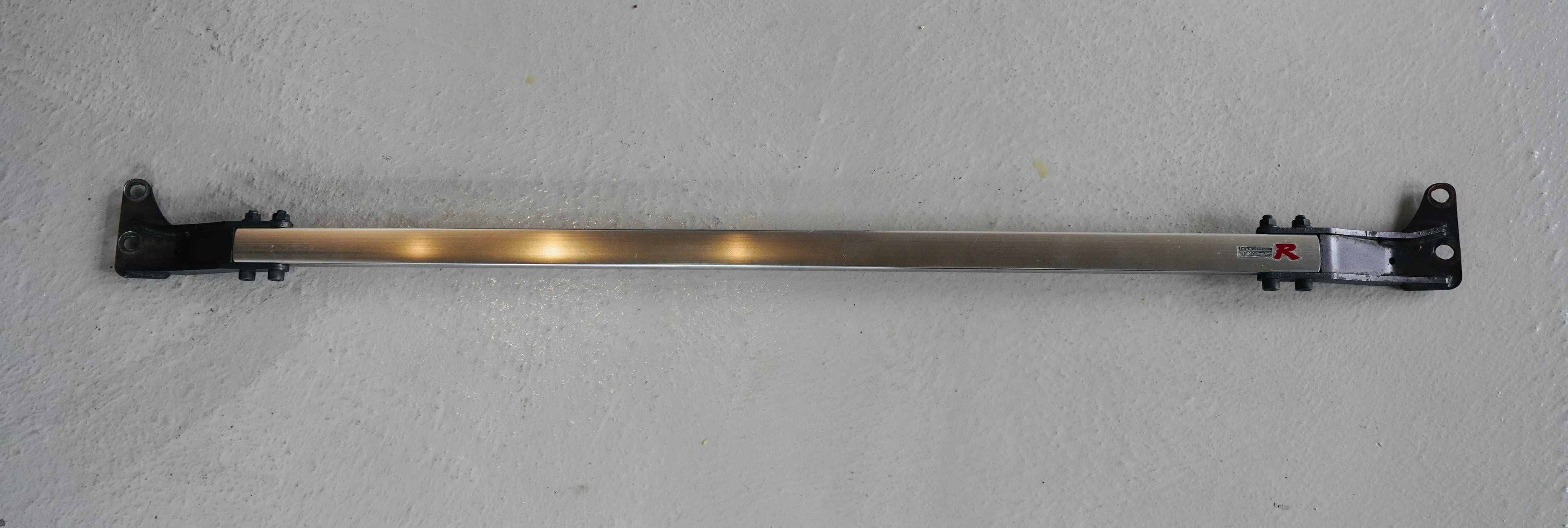 INTEGRA TYPE R FRONT STRUT BAR (USED)