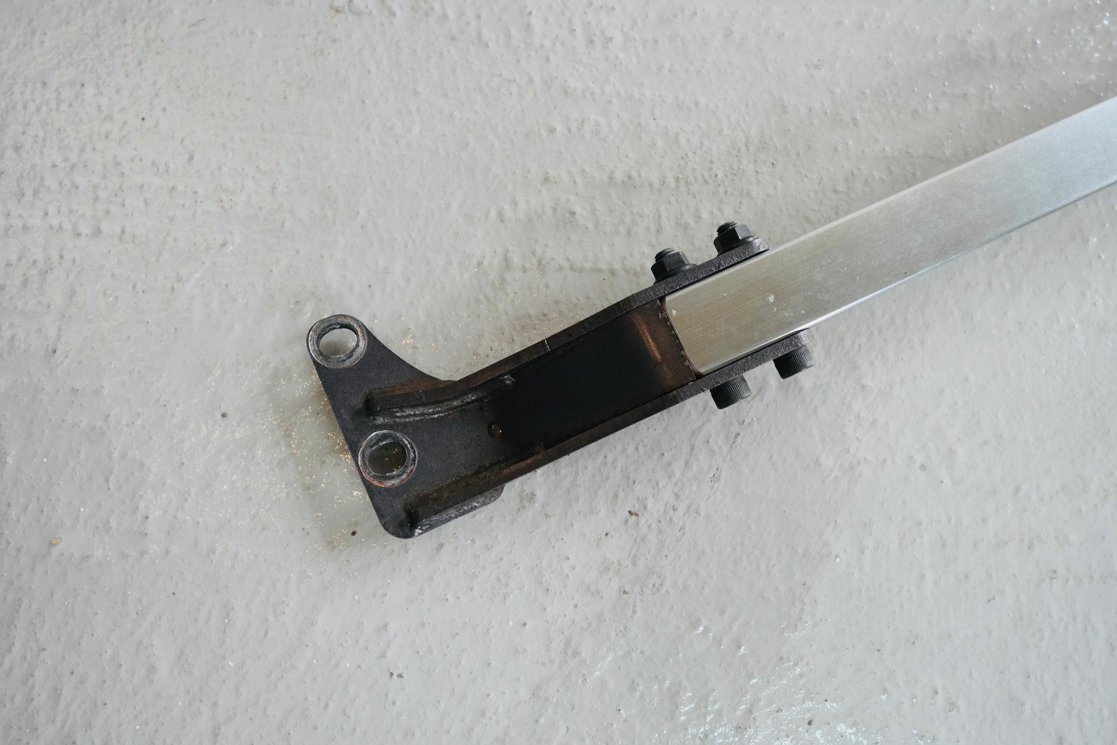 INTEGRA TYPE R FRONT STRUT BAR (USED)