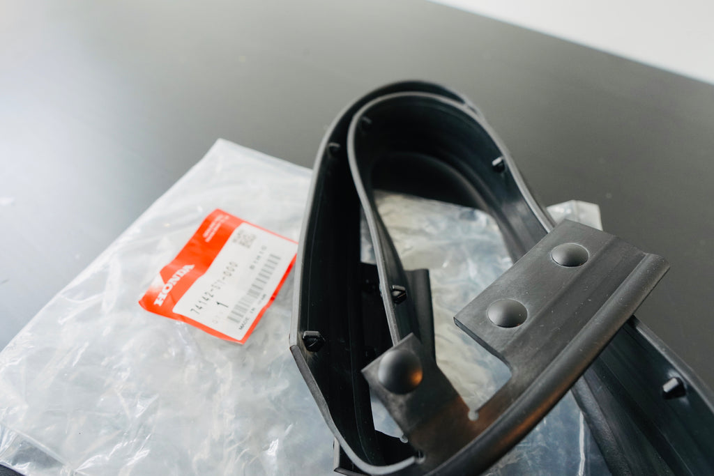 94-01 ACURA INTEGRA 2DR & 4DR OEM GENUINE SEAL