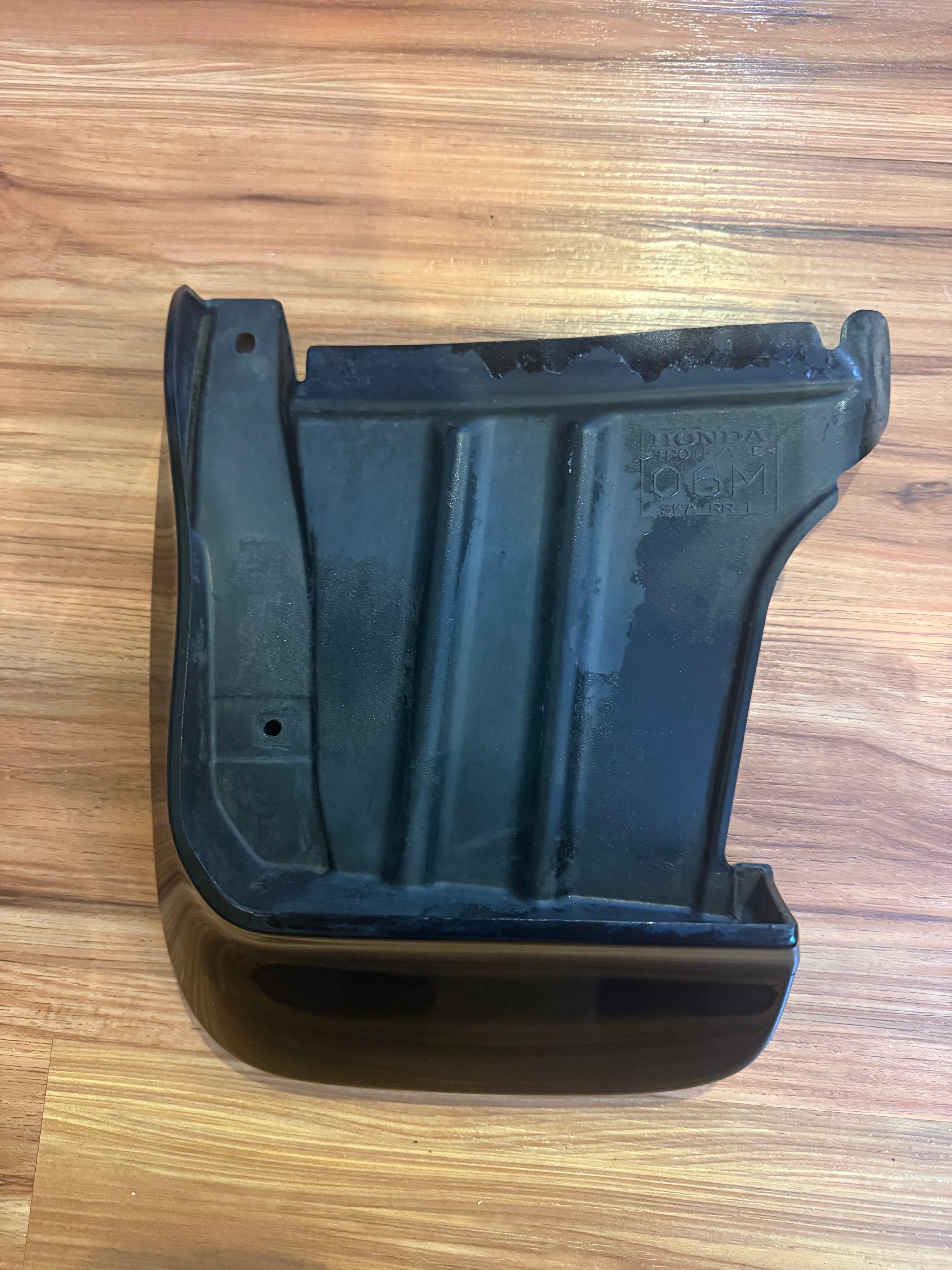 USED SET OF 4 06-08 OEM GENUINE MUDGUARDS